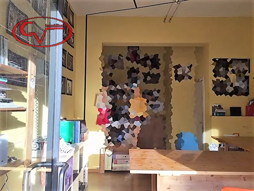 Immagine 3 di Negozio in vendita  in viale diaz a Montevarchi
