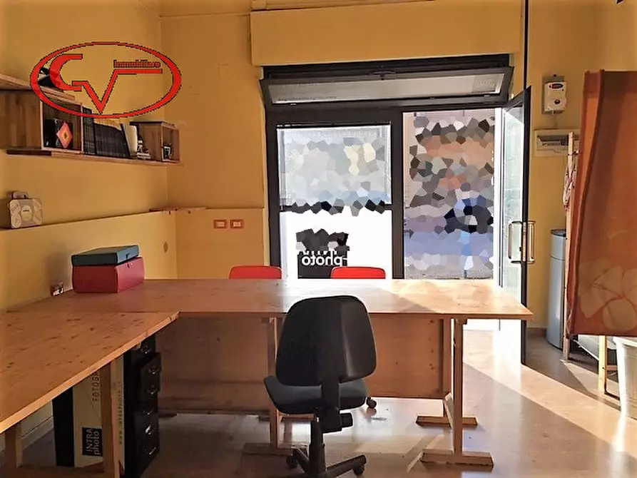 Immagine 6 di Negozio in vendita  in viale diaz a Montevarchi