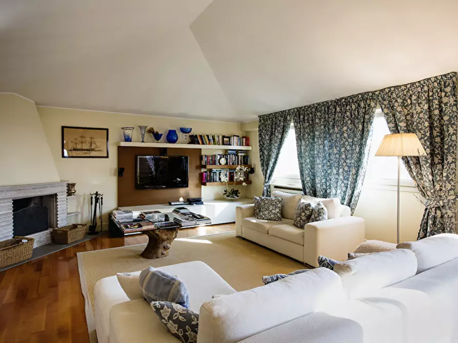 Immagine 5 di Attico in vendita  in via benedetto da rovezzano a Olbia