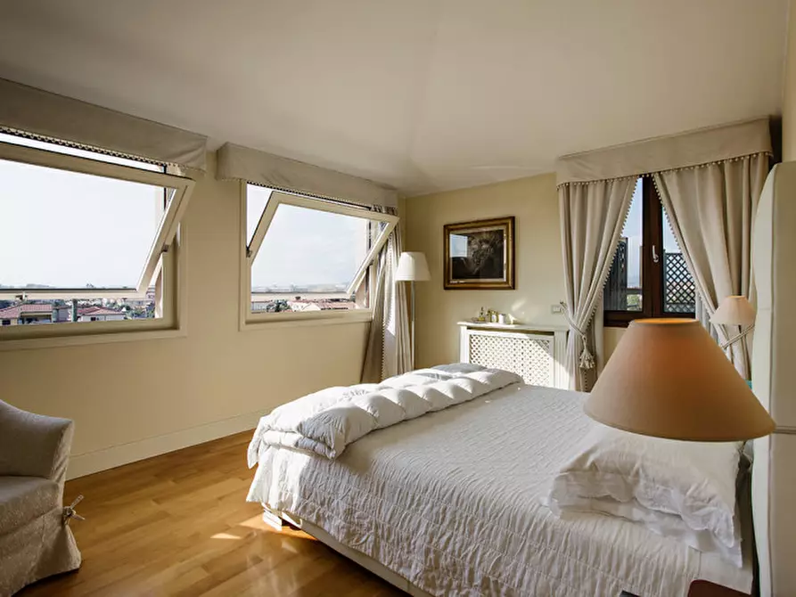 Immagine 8 di Attico in vendita  in via benedetto da rovezzano a Olbia