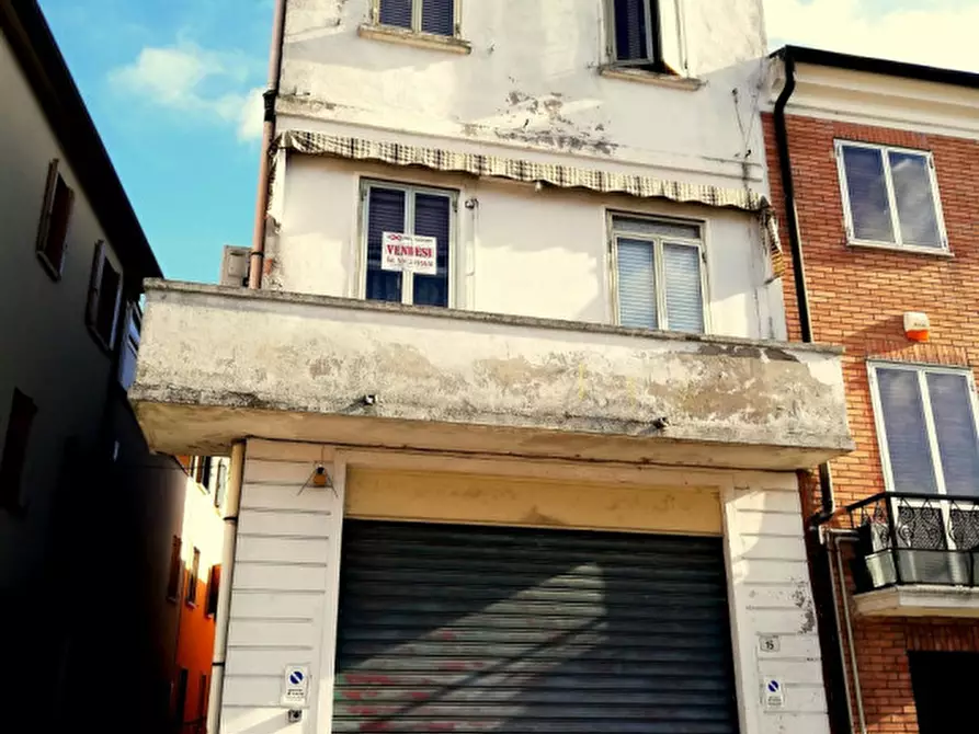 Immagine 1 di Palazzo in vendita  in Via G. Matteotti n. 20 bis - Cavarzere a Cavarzere