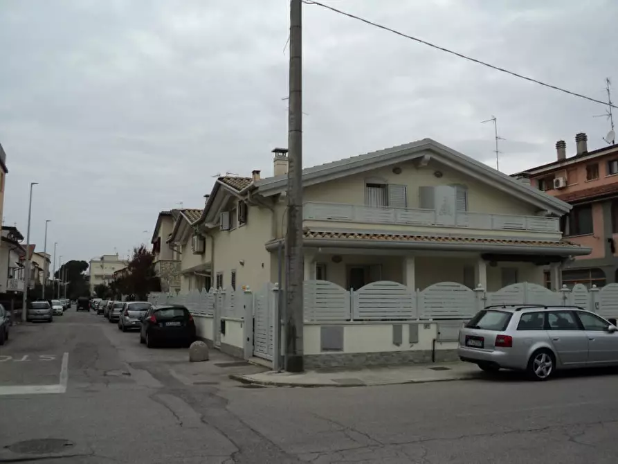 Immagine 3 di Villa in vendita  in VIA MAGGIOR LEGGERO 18 a Comacchio