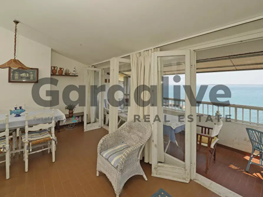 Immagine 4 di Appartamento in vendita  in Via Giovanni Pascoli a Manerba Del Garda