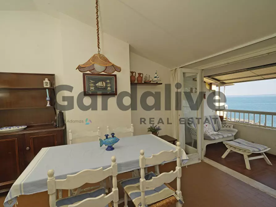 Immagine 11 di Appartamento in vendita  in Via Giovanni Pascoli a Manerba Del Garda