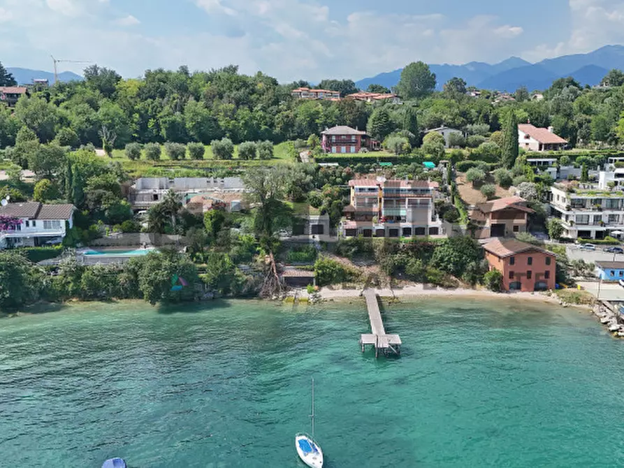 Immagine 25 di Appartamento in vendita  in Via Giovanni Pascoli a Manerba Del Garda