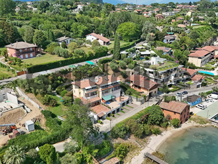 Immagine 26 di Appartamento in vendita  in Via Giovanni Pascoli a Manerba Del Garda