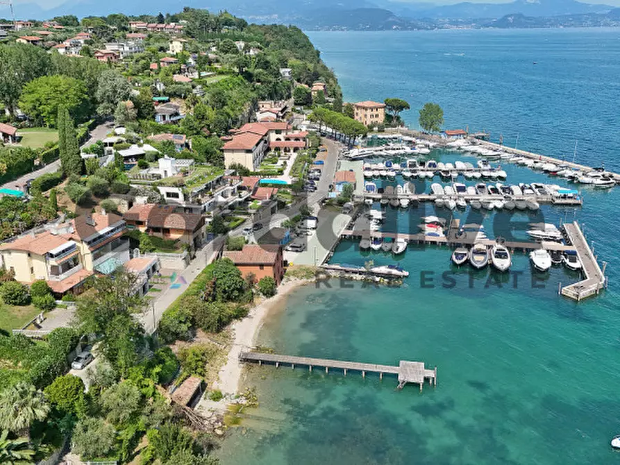 Immagine 27 di Appartamento in vendita  in Via Giovanni Pascoli a Manerba Del Garda