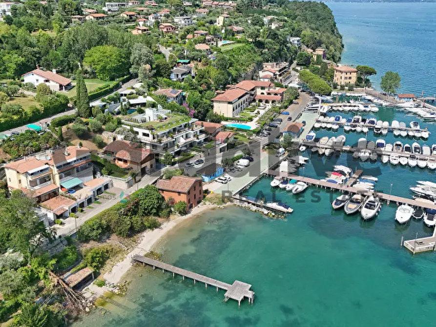 Immagine 30 di Appartamento in vendita  in Via Giovanni Pascoli a Manerba Del Garda