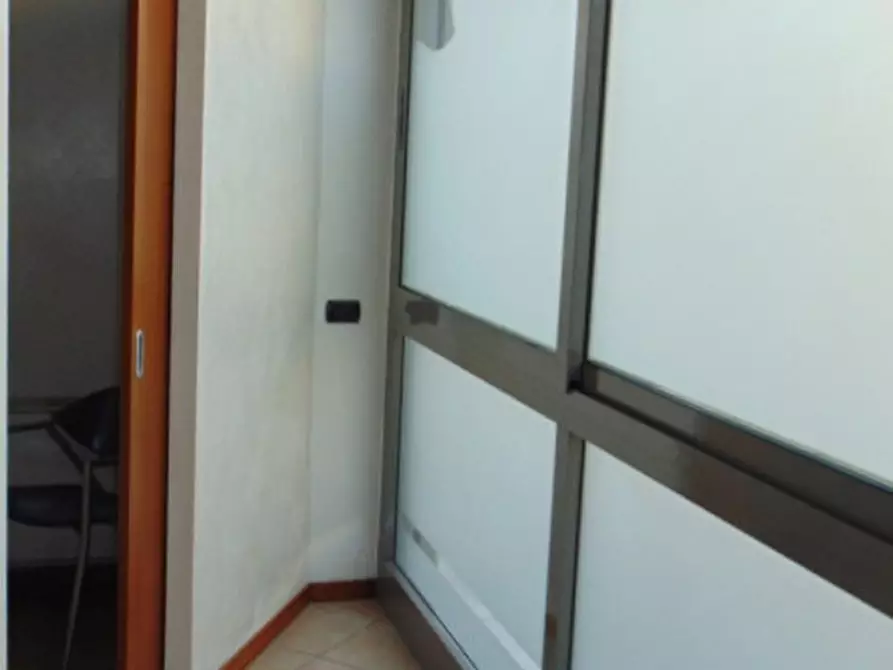 Immagine 4 di Negozio in vendita  in Piazza San Francesco 1 a Turbigo