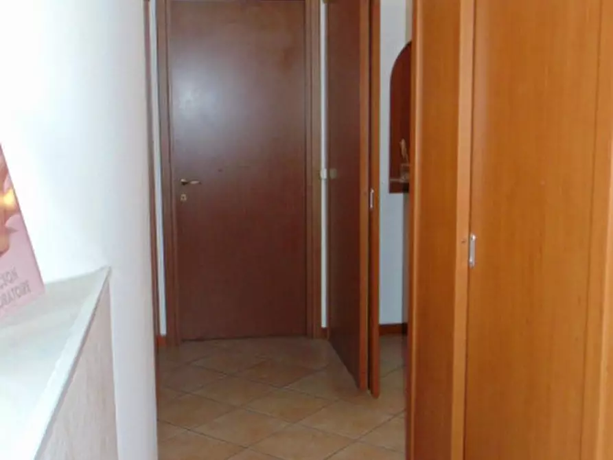 Immagine 6 di Negozio in vendita  in Piazza San Francesco 1 a Turbigo