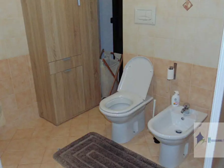 Immagine 9 di Negozio in vendita  in Piazza San Francesco 1 a Turbigo