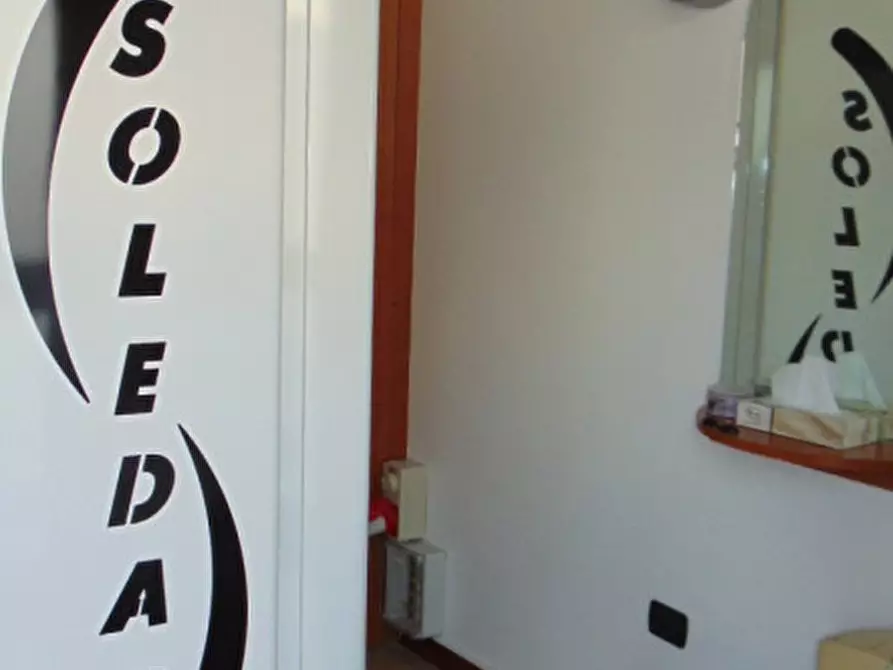 Immagine 10 di Negozio in vendita  in Piazza San Francesco 1 a Turbigo