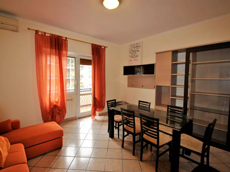 Immagine 3 di Appartamento in affitto  in Via dei Buonvisi a Roma