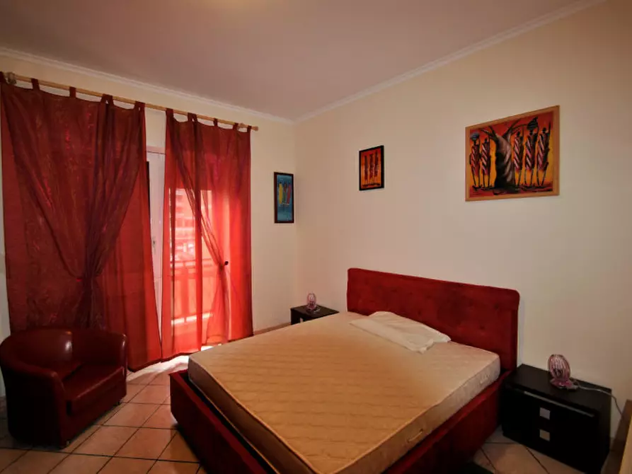 Immagine 13 di Appartamento in affitto  in Via dei Buonvisi a Roma