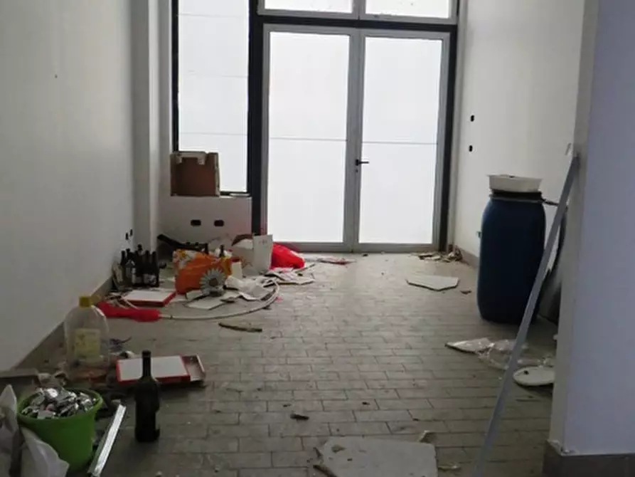 Immagine 9 di Negozio in vendita  in via Emilio Lepido a Parma