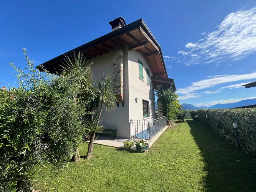 Immagine 1 di Villa in vendita  in Via Rosario a Polpenazze Del Garda