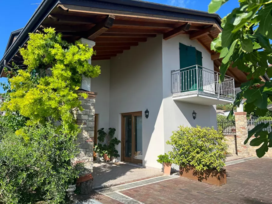 Immagine 2 di Villa in vendita  in Via Rosario a Polpenazze Del Garda