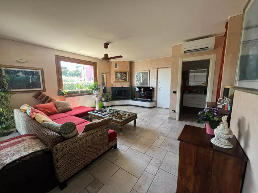 Immagine 15 di Villa in vendita  in Via Rosario a Polpenazze Del Garda