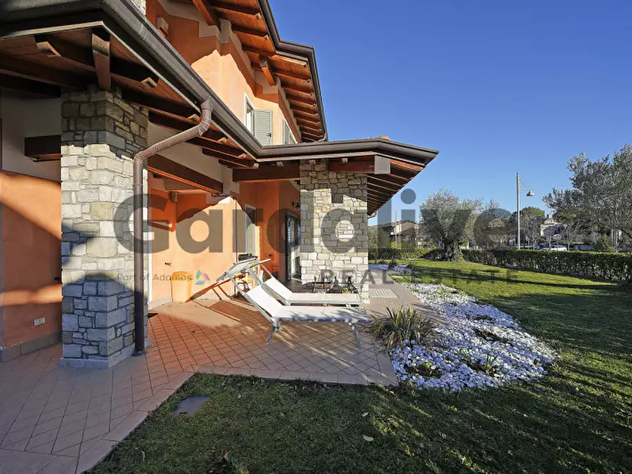 Immagine 6 di Villa in vendita  a Moniga Del Garda