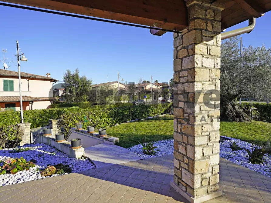 Immagine 13 di Villa in vendita  a Moniga Del Garda