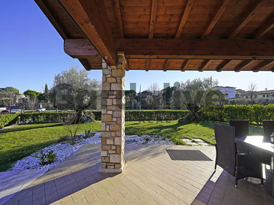 Immagine 14 di Villa in vendita  a Moniga Del Garda