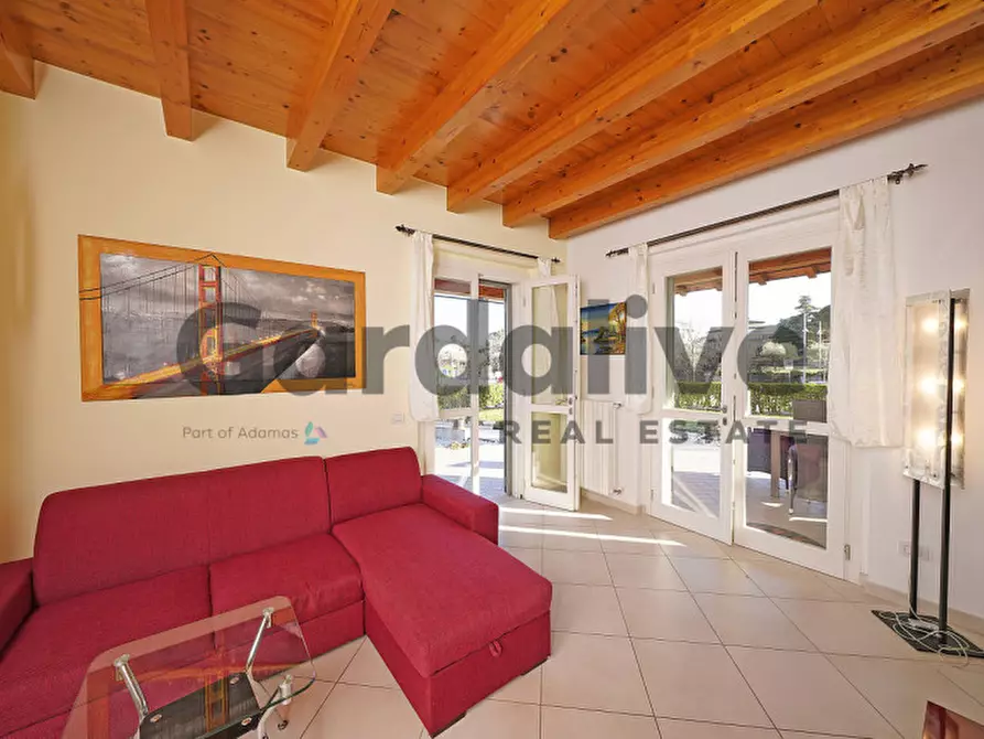 Immagine 17 di Villa in vendita  a Moniga Del Garda