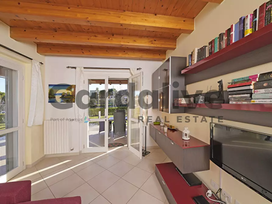 Immagine 18 di Villa in vendita  a Moniga Del Garda