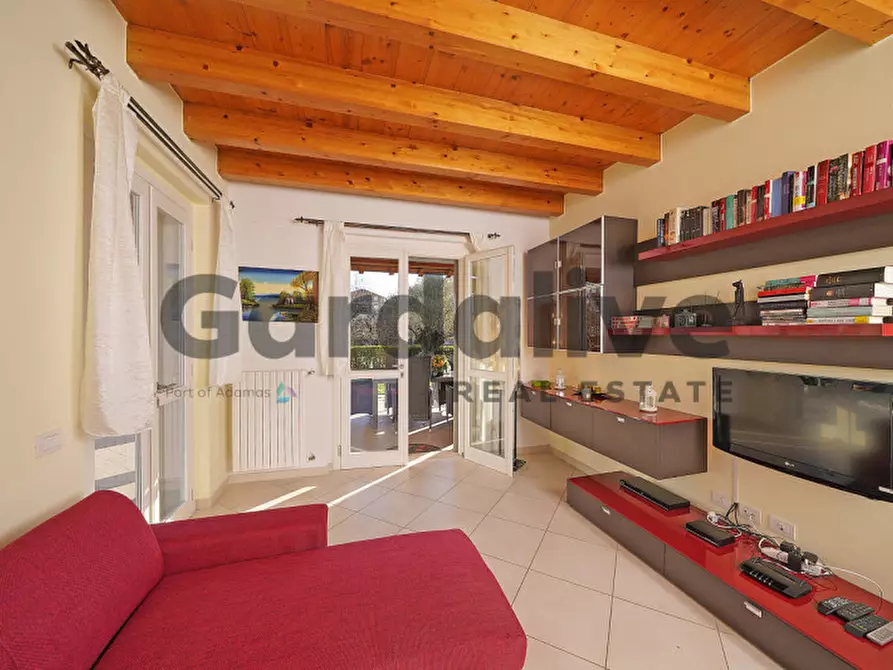 Immagine 21 di Villa in vendita  a Moniga Del Garda