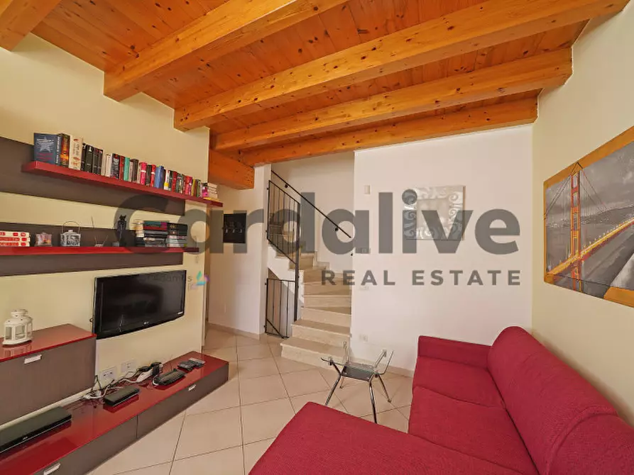 Immagine 22 di Villa in vendita  a Moniga Del Garda