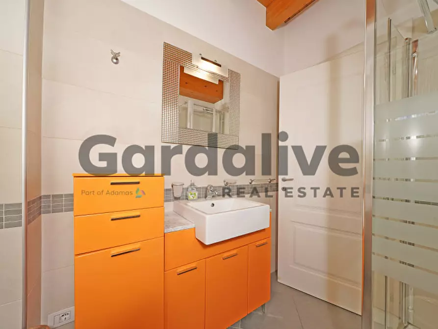 Immagine 27 di Villa in vendita  a Moniga Del Garda