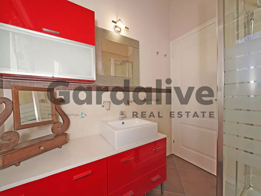 Immagine 34 di Villa in vendita  a Moniga Del Garda