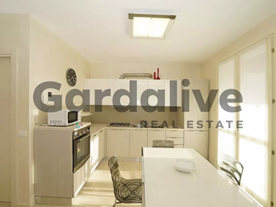 Immagine 3 di Casa bifamiliare in vendita  in via Pieve Vecchia a Manerba Del Garda