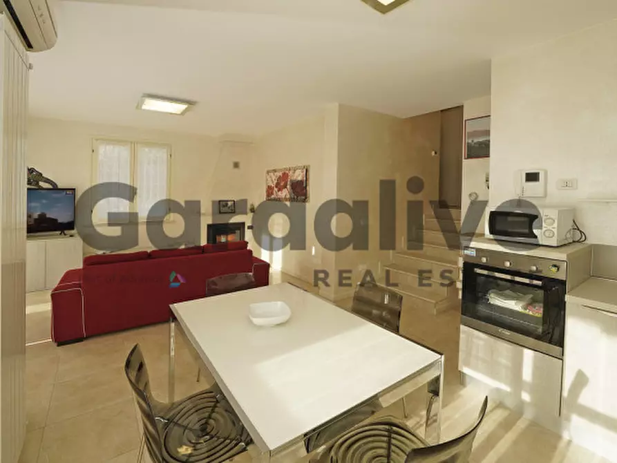 Immagine 5 di Casa bifamiliare in vendita  in via Pieve Vecchia a Manerba Del Garda