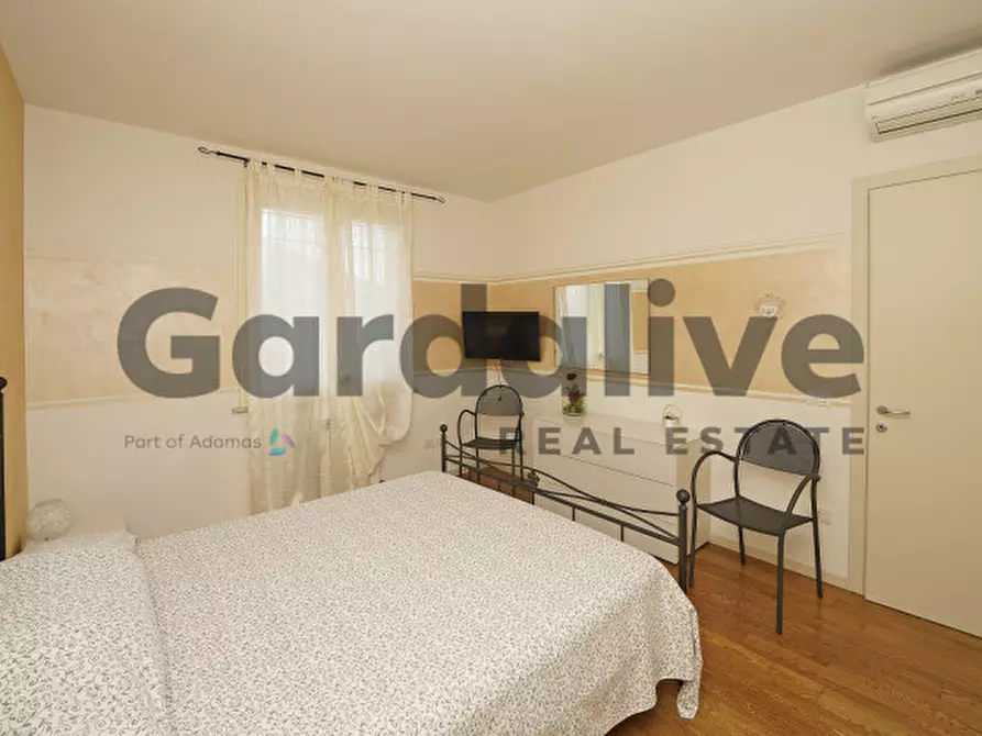 Immagine 13 di Casa bifamiliare in vendita  in via Pieve Vecchia a Manerba Del Garda