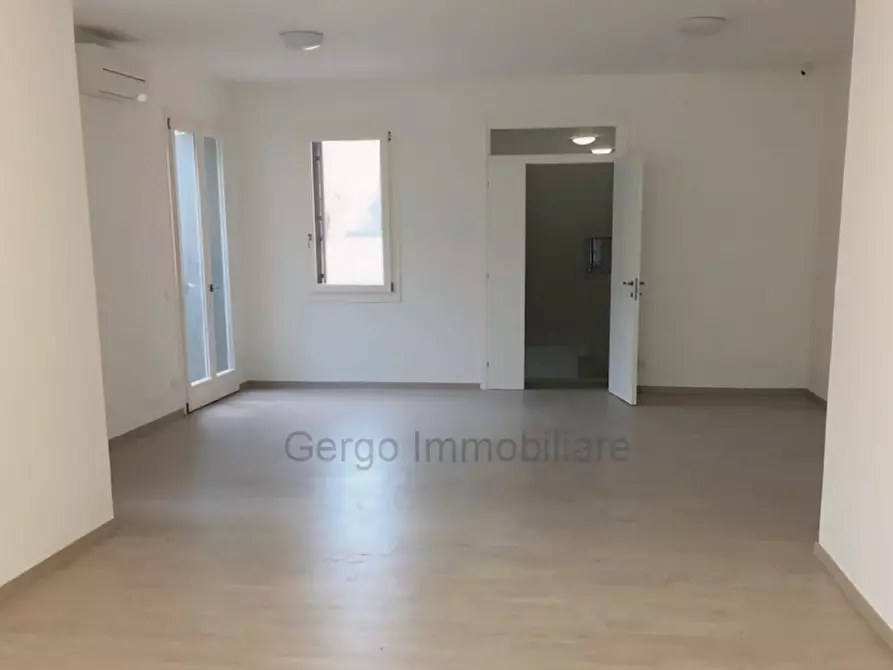 Immagine 10 di Ufficio in affitto  in Via Piave 60 a Montebelluna