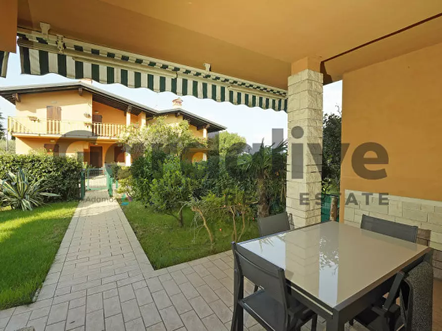 Immagine 1 di Villetta a schiera in vendita  in Via Panoramica a Manerba Del Garda