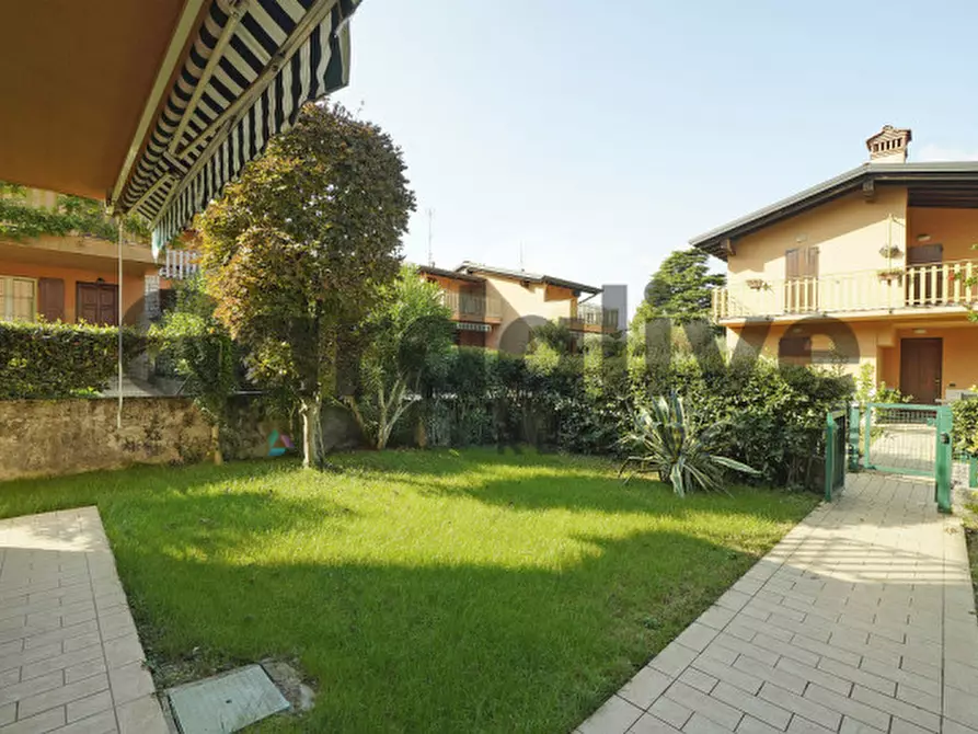 Immagine 2 di Villetta a schiera in vendita  in Via Panoramica a Manerba Del Garda