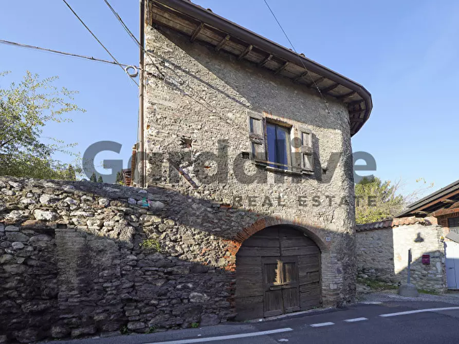 Immagine 1 di Casa quadrifamiliare in vendita  in Via Roma a Padenghe Sul Garda