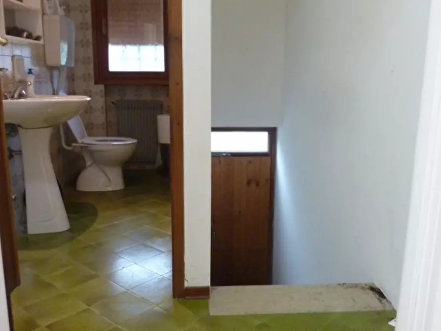 Immagine 12 di Negozio in affitto  in via roma 73 a Villorba