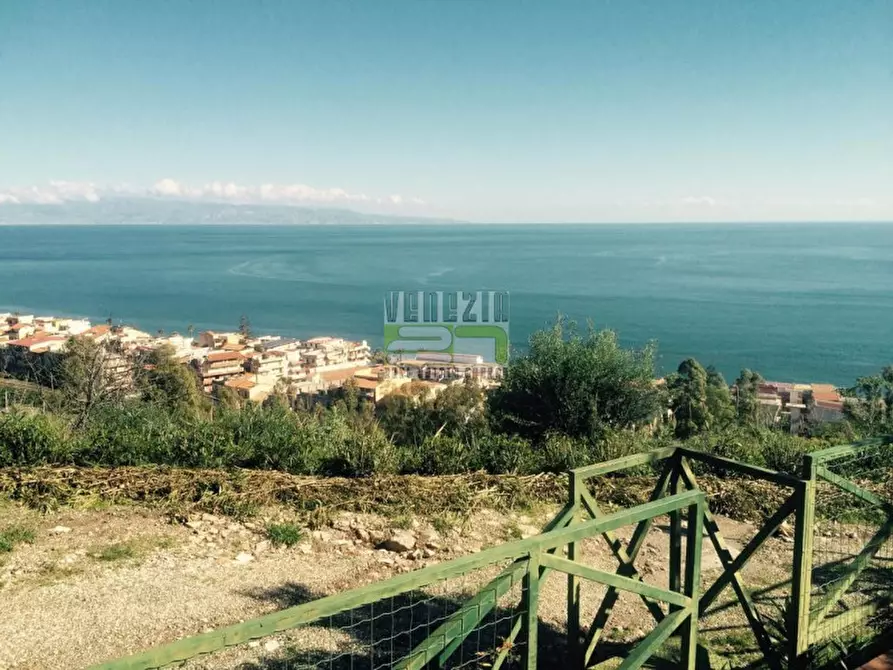 Immagine 2 di Villa in vendita  in Tourist divicion a Sant'alessio Siculo