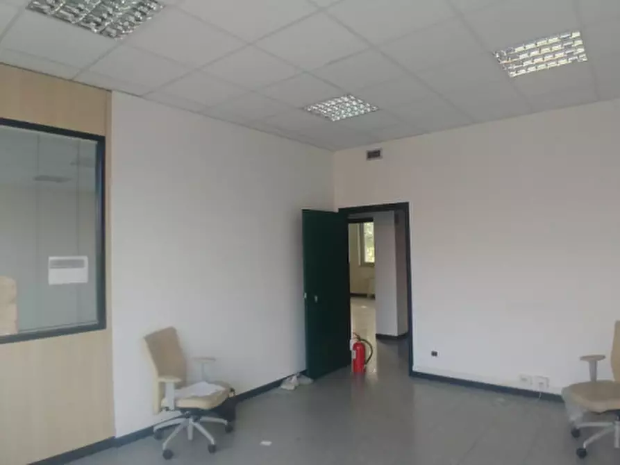 Immagine 21 di Ufficio in affitto  in VIA PODGORA a Vimercate