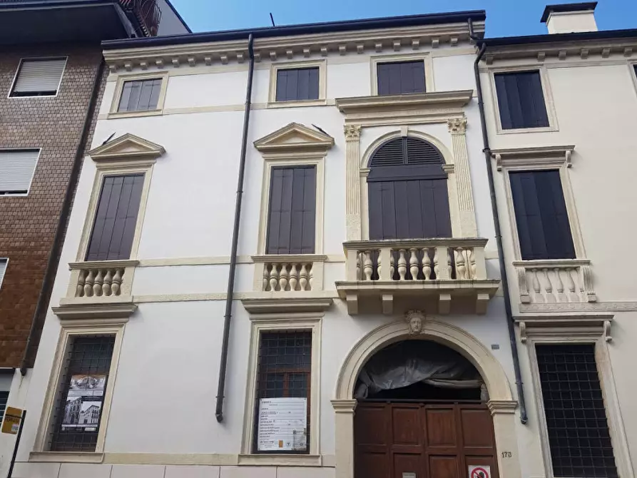 Immagine 1 di Appartamento in vendita  in Corso Fogazzaro 36100 vicenza a Vicenza