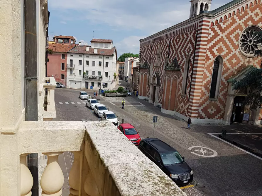 Immagine 3 di Appartamento in vendita  in Corso Fogazzaro 36100 vicenza a Vicenza