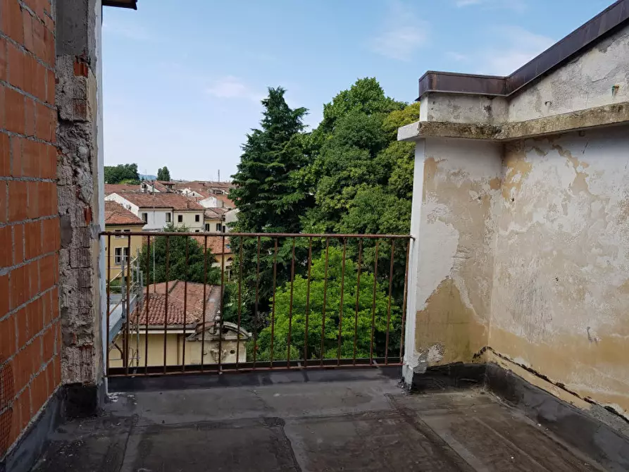 Immagine 11 di Appartamento in vendita  in Corso Fogazzaro 36100 vicenza a Vicenza