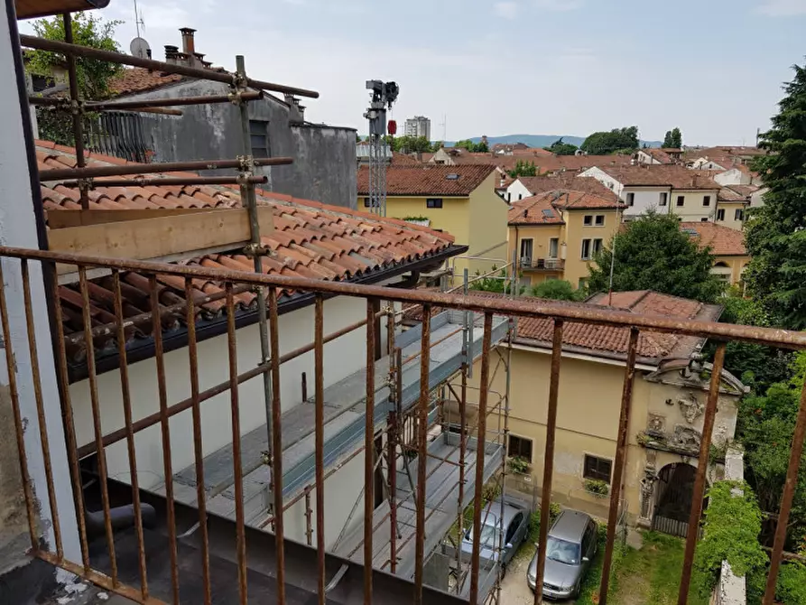 Immagine 12 di Appartamento in vendita  in Corso Fogazzaro 36100 vicenza a Vicenza