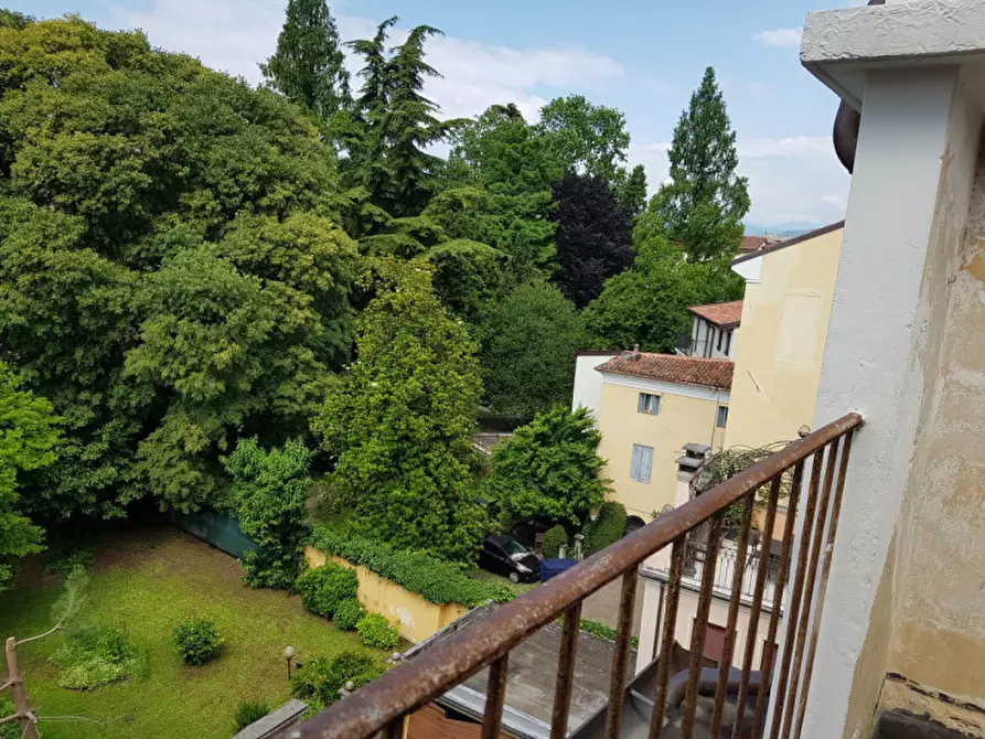 Immagine 15 di Appartamento in vendita  in Corso Fogazzaro 36100 vicenza a Vicenza