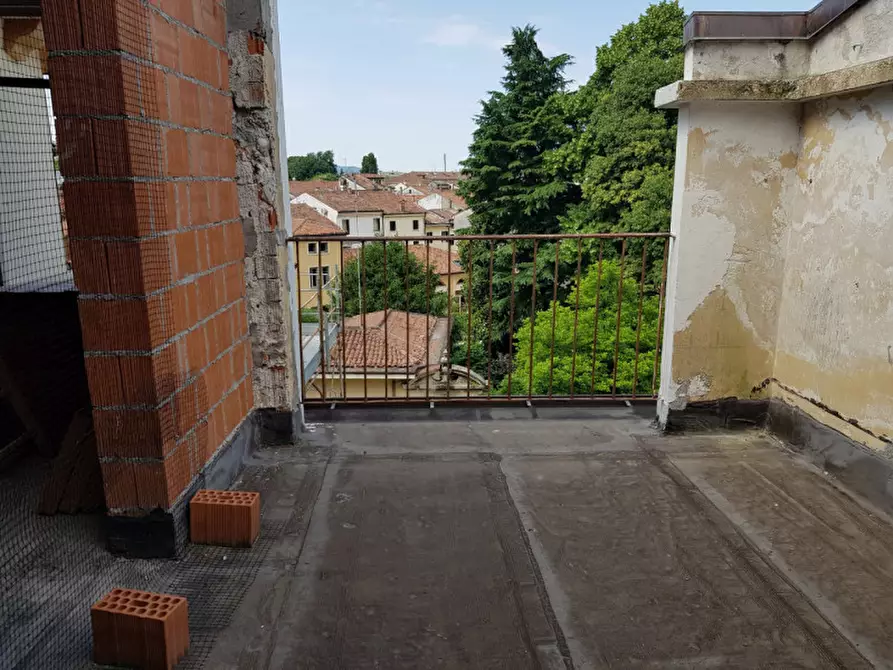 Immagine 16 di Appartamento in vendita  in Corso Fogazzaro 36100 vicenza a Vicenza