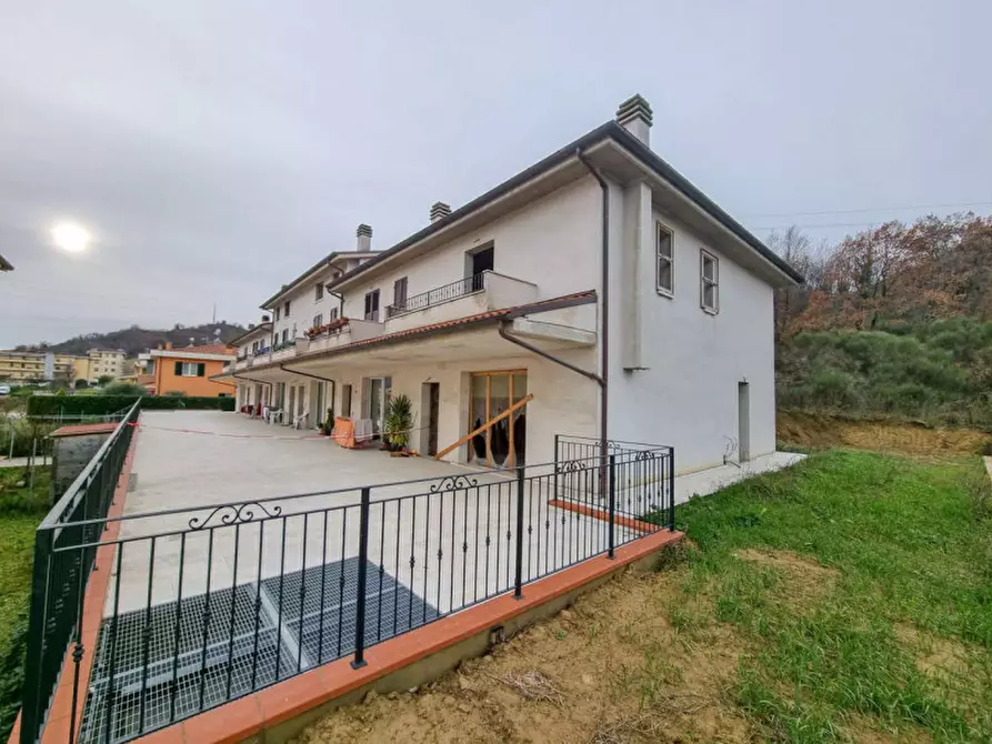 Immagine 2 di Villetta a schiera in vendita  in via dei Ciliegi a Sassocorvaro Auditore