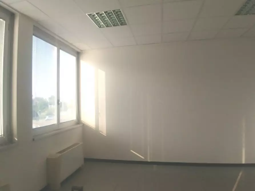 Immagine 20 di Ufficio in affitto  in VIA PODGORA a Vimercate