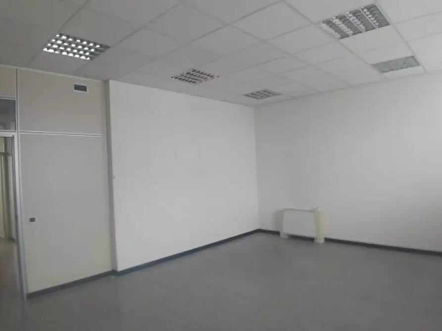 Immagine 20 di Ufficio in affitto  in VIA PODGORA a Vimercate